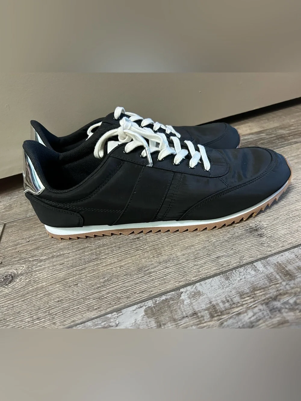 J. Crew Black & Silver Low-Top Athletic trainers Sneaker shoe